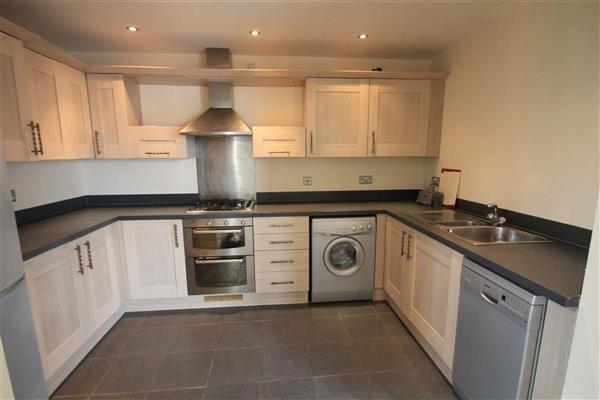 Flat / Apartment, 3 bedrooms