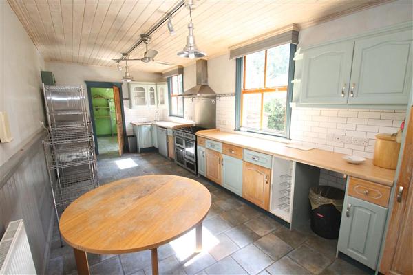 Detached House, 5 bedrooms
