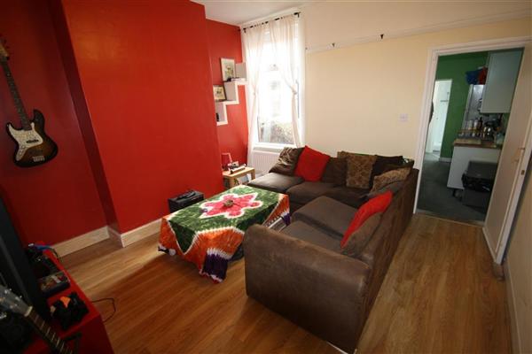 Mid-Terrace House, 4 bedrooms