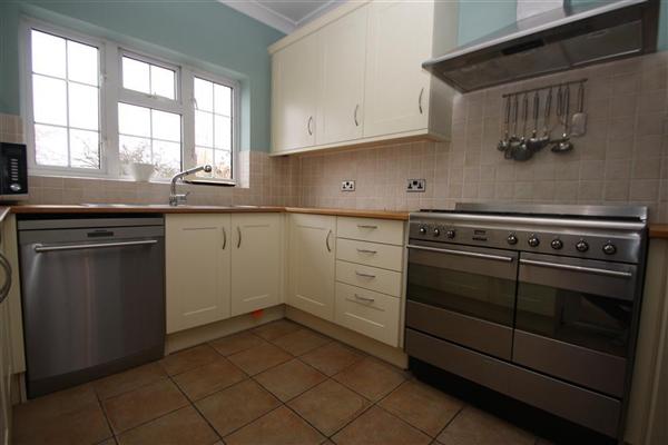 Semi-Detached House, 4 bedrooms