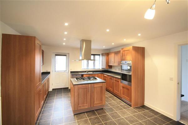Mid-Terrace House, 5 bedrooms