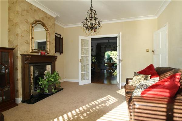 Semi-Detached House, 4 bedrooms