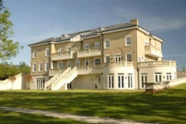 Detached House, 8 bedrooms, Freehold