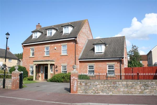Detached House, 6 bedrooms, Freehold