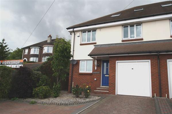 Semi-Detached House, 5 bedrooms