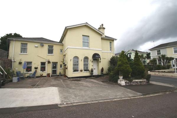 End-of-Terrace House, 6 bedrooms