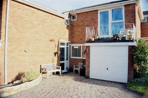 Mid-Terrace House, 4 bedrooms