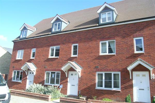 Mid-Terrace House, 3 bedrooms, Freehold