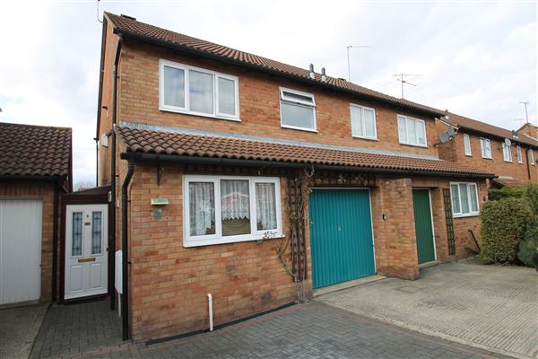 Bayleaf Avenue, Woodhall Park