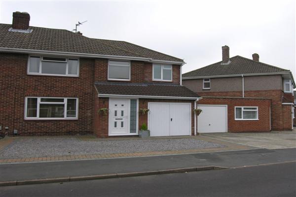 Semi-Detached House, 4 bedrooms