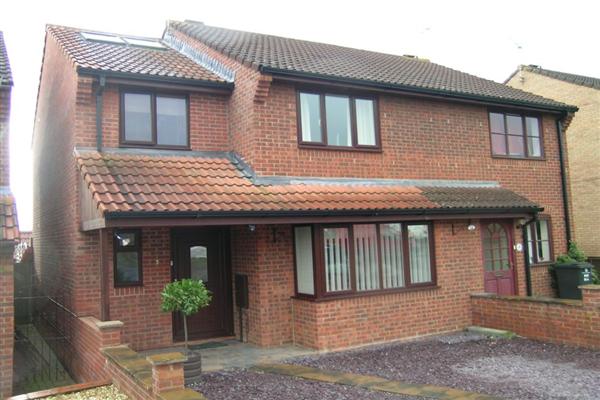 Semi-Detached House, 3 bedrooms, Freehold