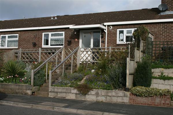 Mid-Terrace House, 2 bedrooms, Freehold