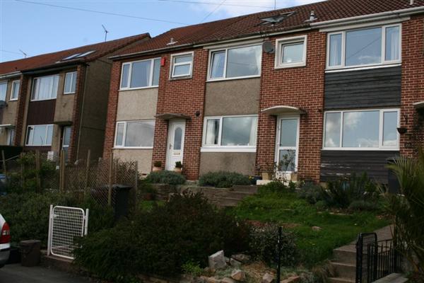 Mid-Terrace House, 2 bedrooms, Leasehold