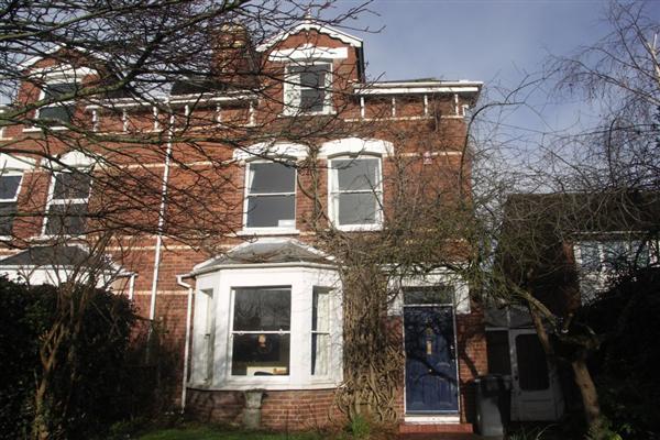 End-of-Terrace House, 6 bedrooms, Freehold