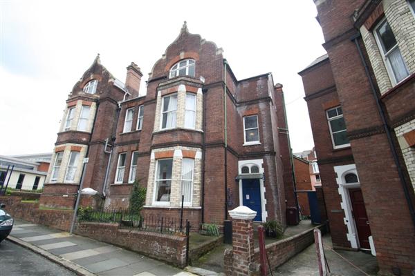 Semi-Detached House, 12 bedrooms
